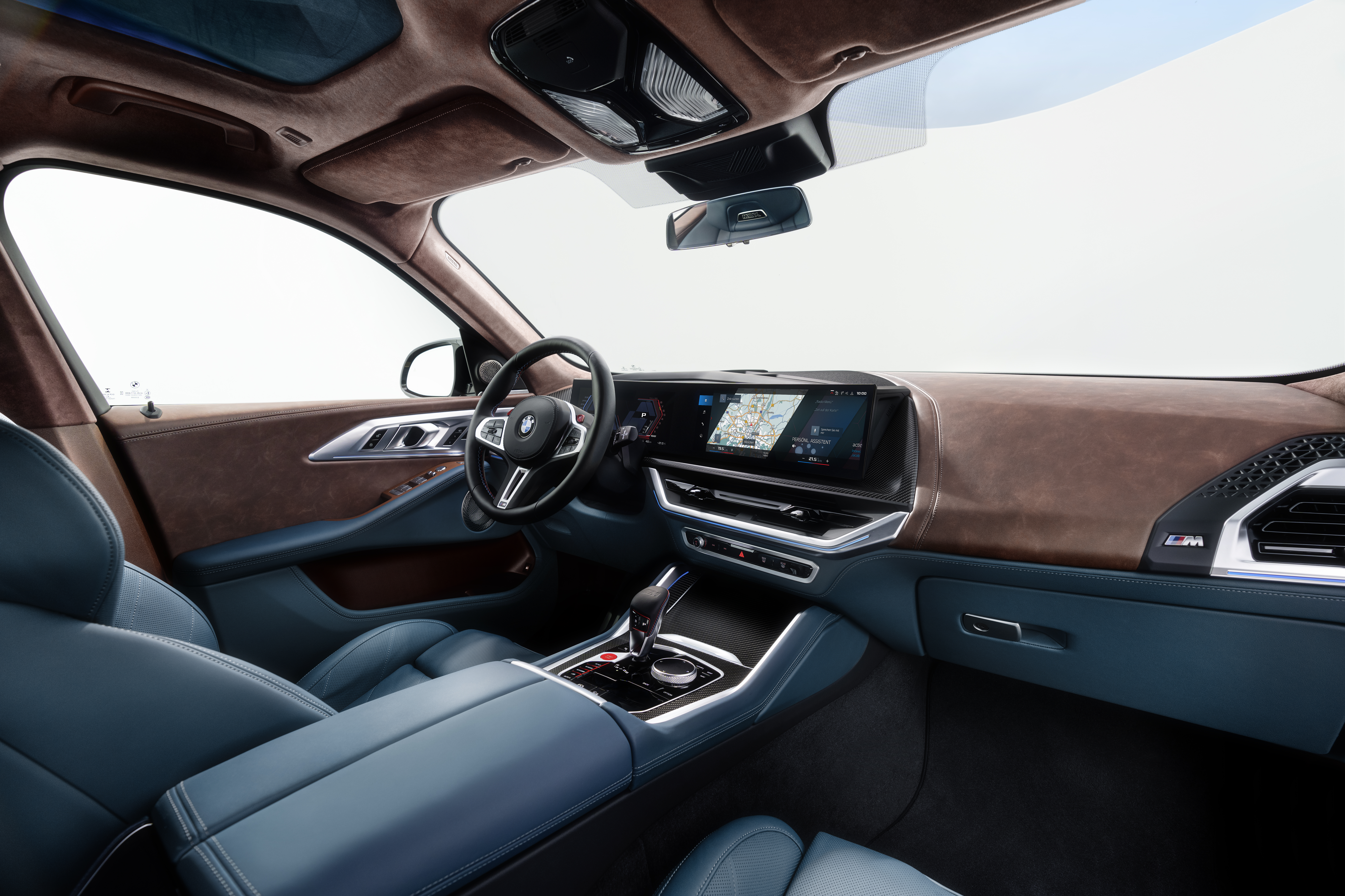 BMW XM | první supersportovní hybrid SUV | novinka 2023 | V8 biturbo + elektromotor | výkon 653 koní | super sport luxusní velké SUV | první objednávky online | AUTOiBUY.com